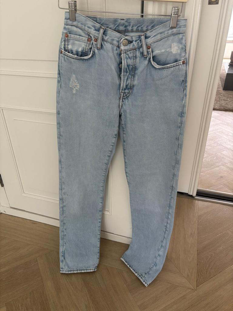 Acne Studios straight jeans lichtblauw – W26 L32, Kleding | Dames, Spijkerbroeken en Jeans, Ophalen of Verzenden, Zo goed als nieuw