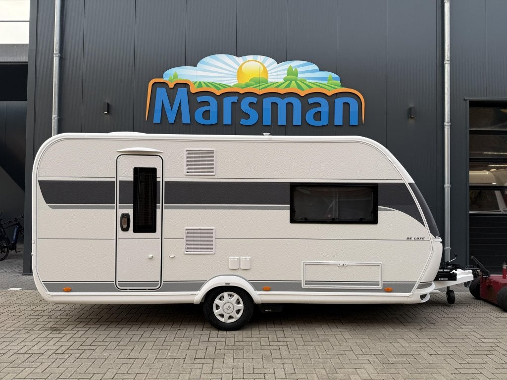 Hobby De Luxe 460 SL 2026, Caravans en Kamperen, Caravans, Standaardzit, Hobby, Tot en met 3, Schokbreker