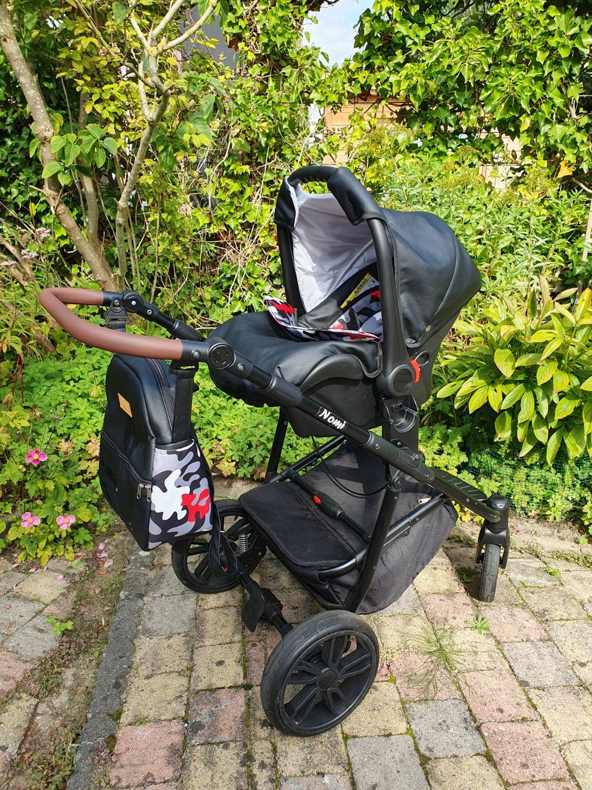 Nomi Combiwagen 3-in-1 met autostoeltje en reiswieg, Zo goed als nieuw, Combiwagen, Verstelbare duwstang, Ophalen