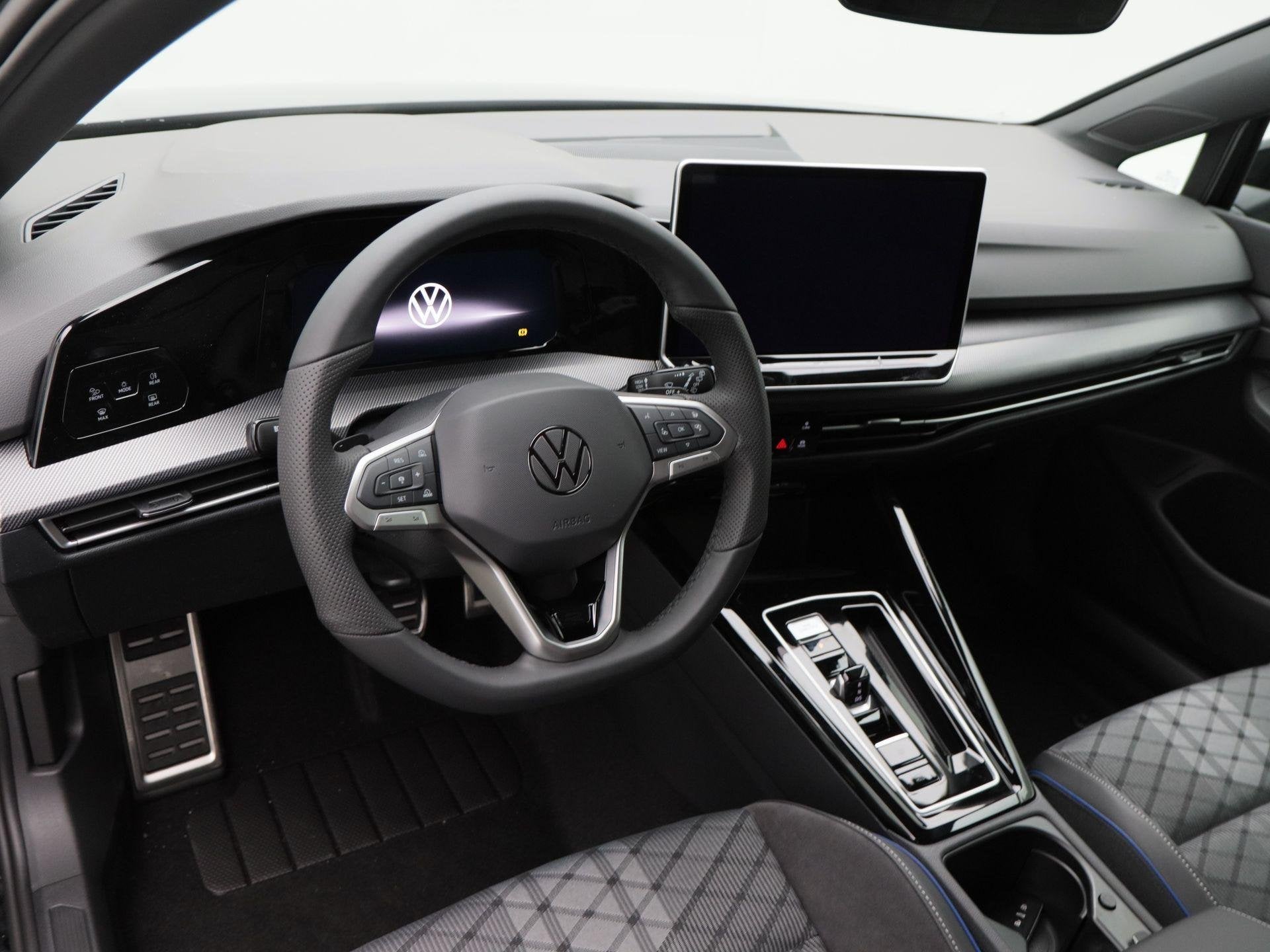 Volkswagen Golf R-Line Edition 1.5 eTSI 116 PK | Trekhaak |, Auto's, 1498 cc, 116 pk, Zwart, Bedrijf