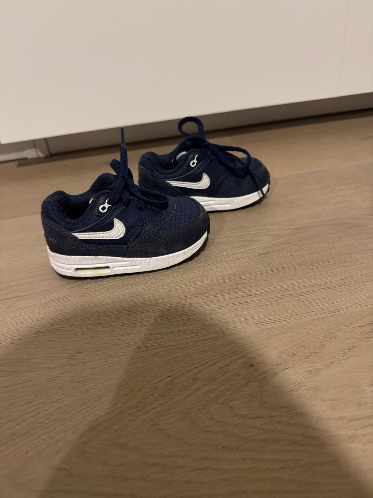 Nike air max 1 midnight navy sail maat 21, Schoentjes, Jongetje of Meisje, Nieuw, Ophalen of Verzenden