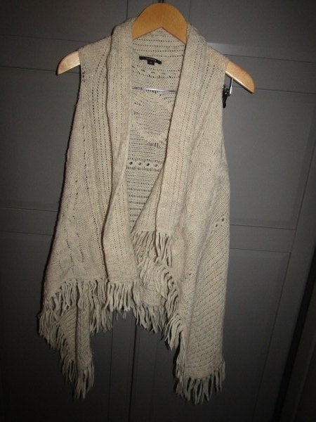 G697 Comma mt 42 mouwloos vest gebreid ecru franje wol, Verzenden, Beige, Maat 42/44 (L), Comma