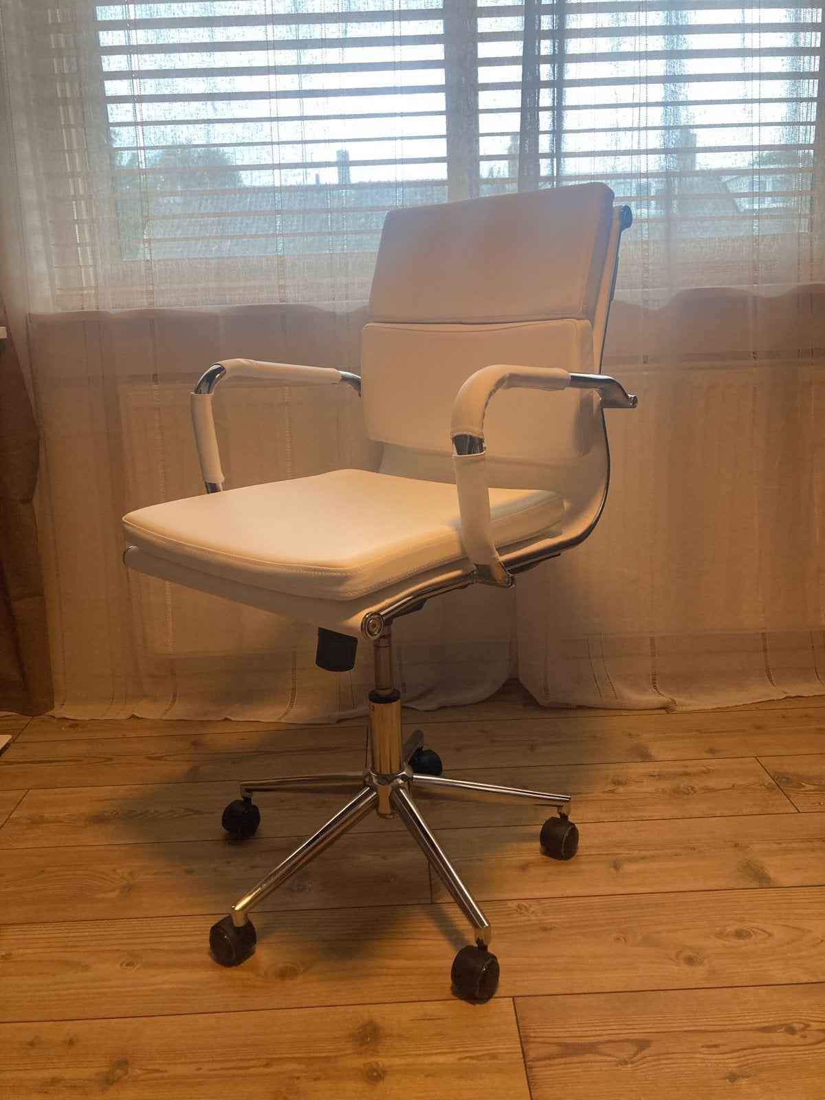 Witte Bureaustoel - Comfortabel en Stijlvol, wit kunstleer, Ophalen, Gebruikt, Wit, Bureaustoel