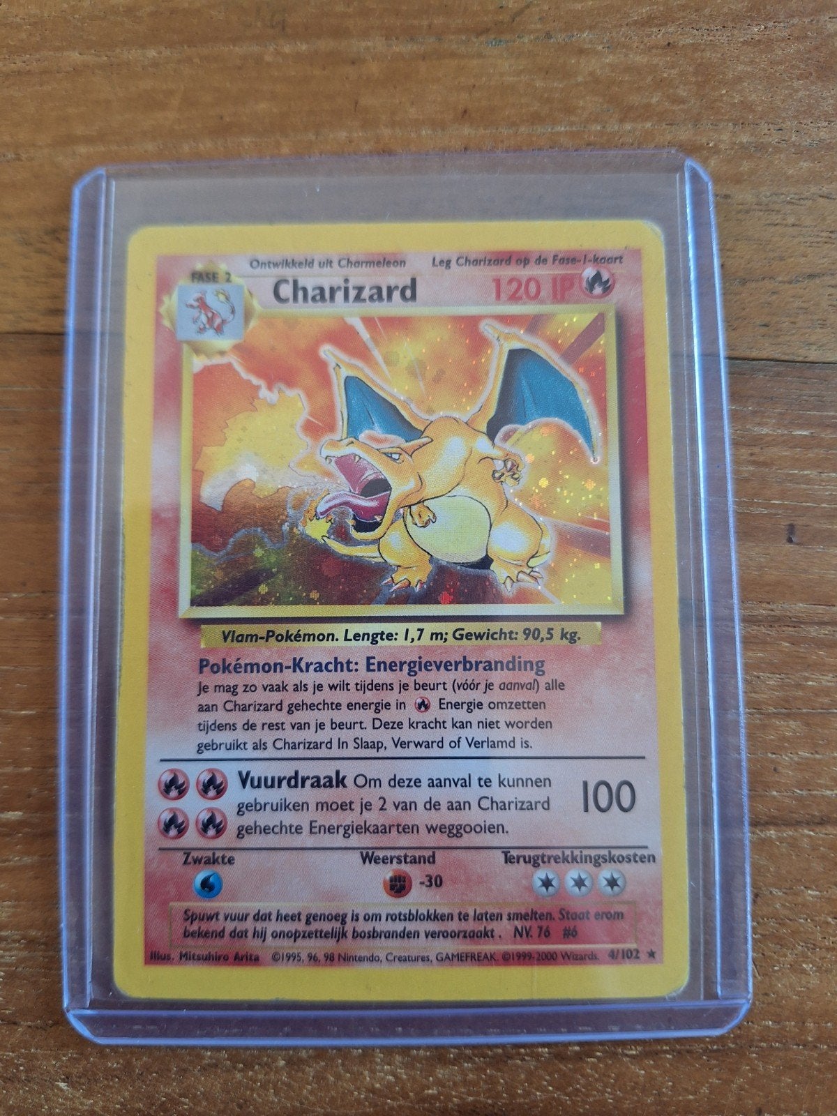 Charizard Pokémonkaart Base Set (Nederlands), Ophalen of Verzenden, Gebruikt, Losse kaart