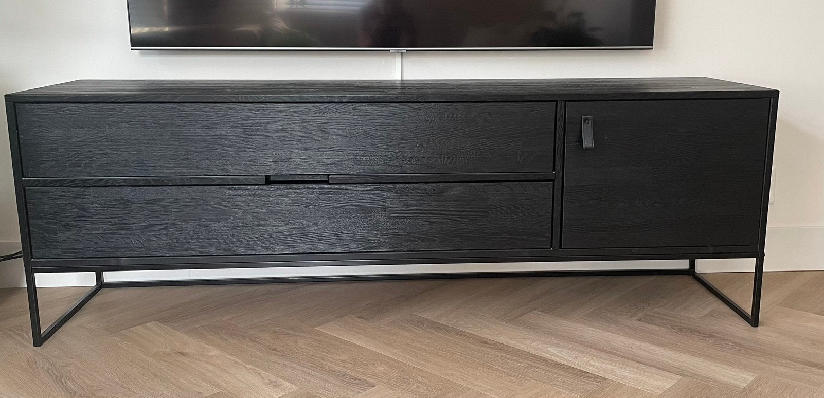 WOOOD Televisiemeubel zwart essenhout, Huis en Inrichting, Kasten | Televisiemeubels, 150 tot 200 cm, Zo goed als nieuw, Minder dan 100 cm