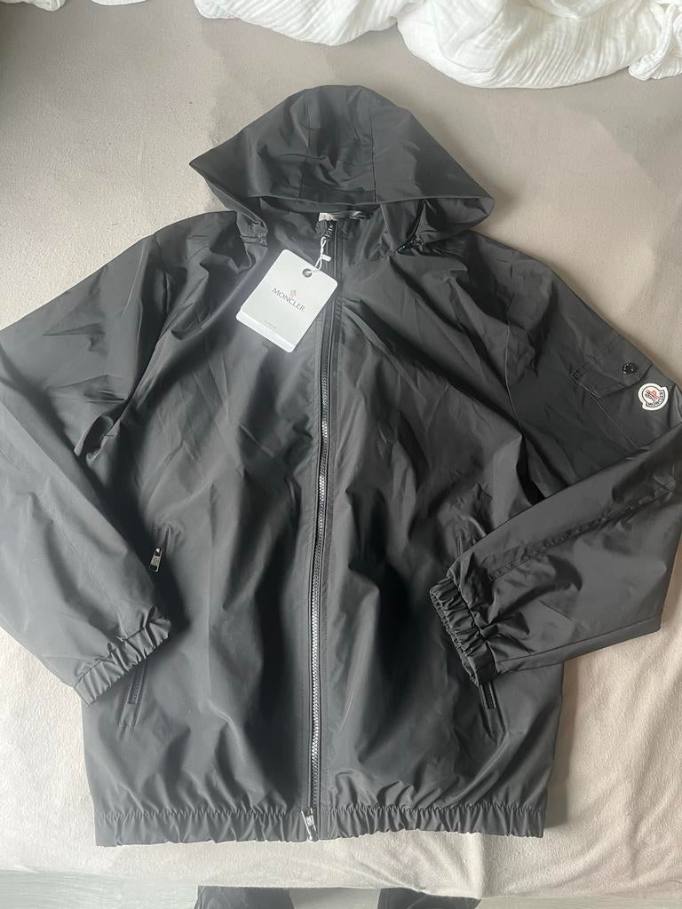 Moncler Heren wind breaker jas Zwart Nieuw met zonder labels, Ophalen of Verzenden, Nieuw, Maat 48/50 (M), Zwart