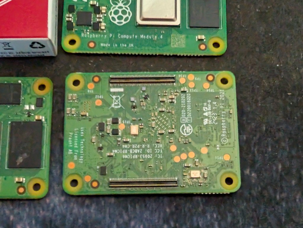 Raspberry Pi Compute Module 4 CM4102008 WIFI 2GB 8GB eMMC, Ophalen of Verzenden, Zo goed als nieuw