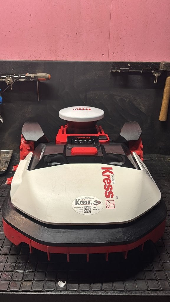 Kress RTKn KR173E – tot 3000 m² – inclusief installatie, Bestuurbaar via app, Zo goed als nieuw, 20 tot 25 cm, Kress