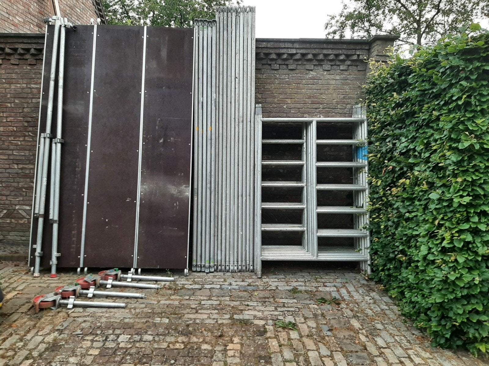 Nette aluminium rolsteiger Werkhoogte 9.2 mtr, Doe-het-zelf en Verbouw, Steigers, Ophalen, Zo goed als nieuw, Rolsteiger of Kamersteiger