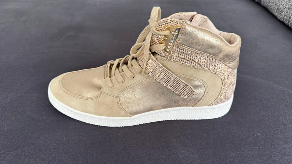 Nieuwe Tamaris Touch It Sneakers Goud Maat 39, Ophalen of Verzenden, Nieuw, Overige kleuren, Sneakers of Gympen