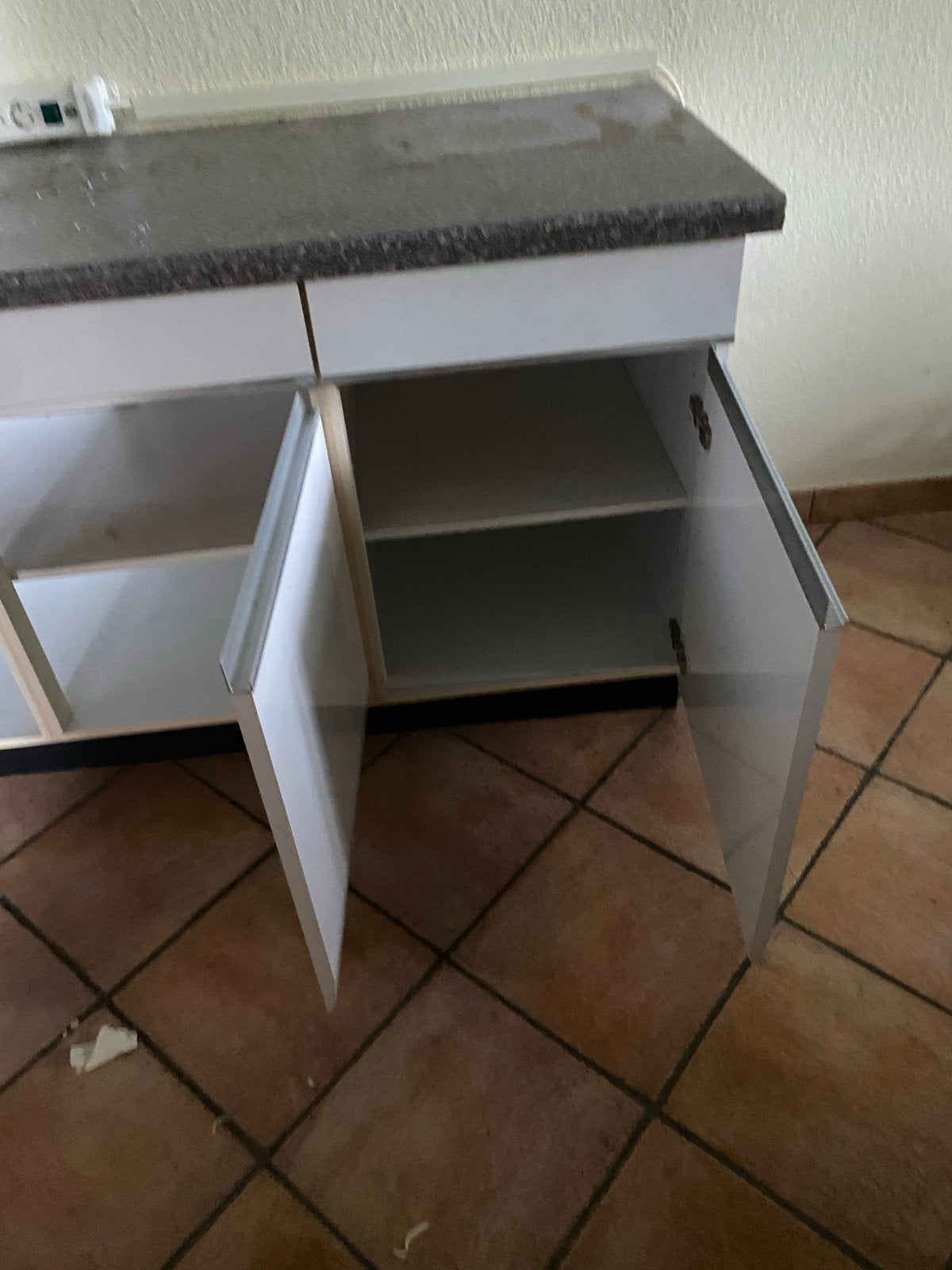Leuke, goed onderhouden keuken zonder apparatuur, Ophalen, Gebruikt, Wit, Hoekkeuken