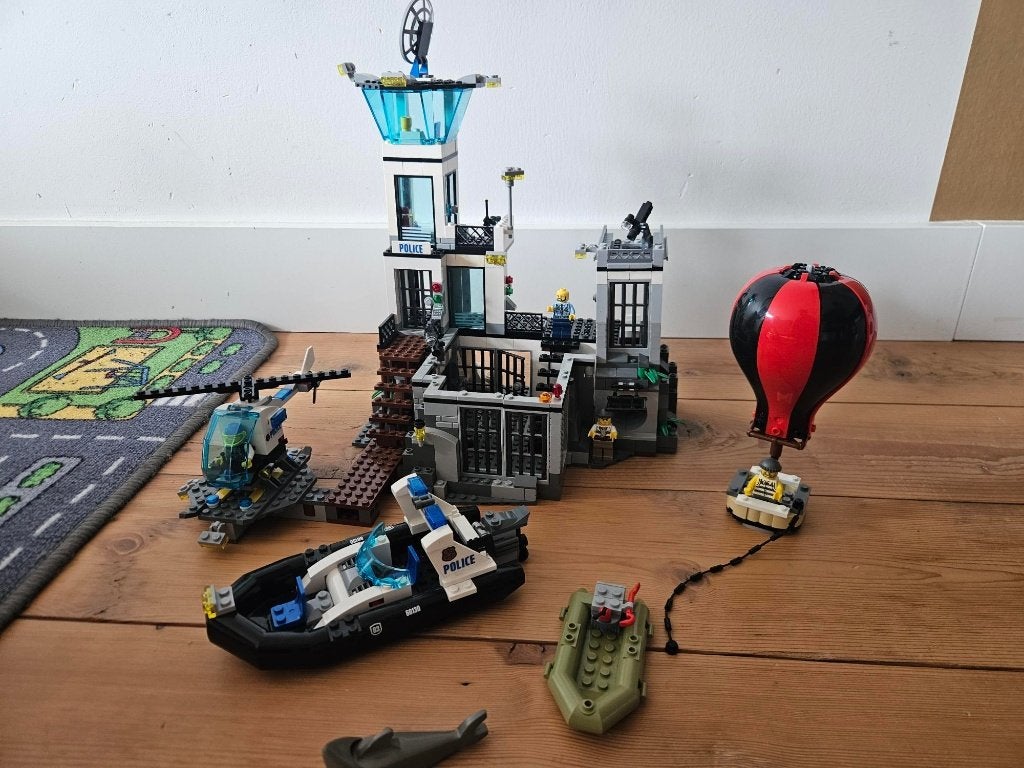 LEGO City 60130 Politie Gevangeniseiland, City, Verzenden, Lego, Zo goed als nieuw