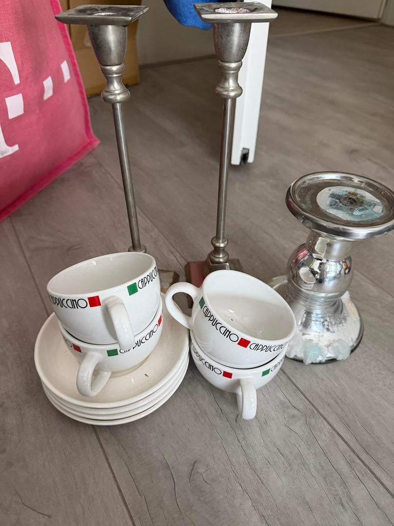 Gratis kopjes en kandelaars, Ophalen