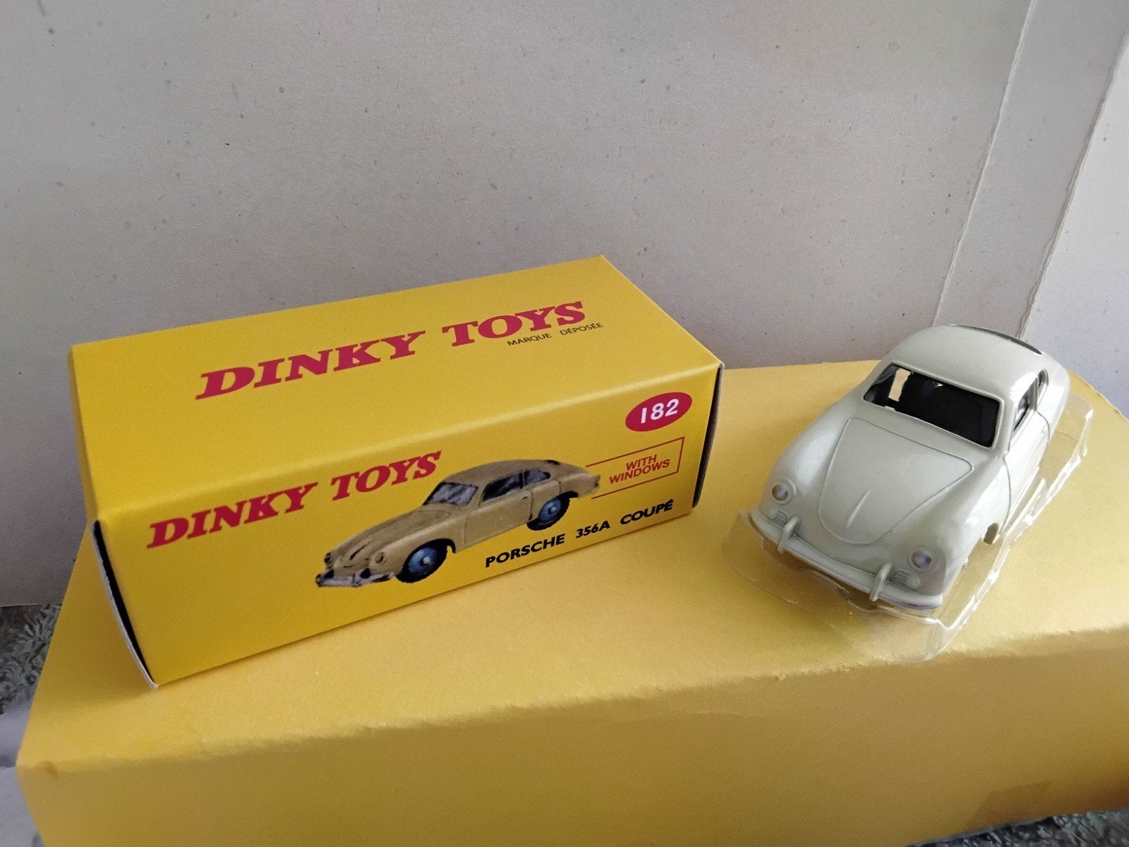 DINKY-TOYS ATLAS   PORSCHE  356A COUPË  NO 182, Ophalen of Verzenden, Zo goed als nieuw, Auto, Dinky Toys