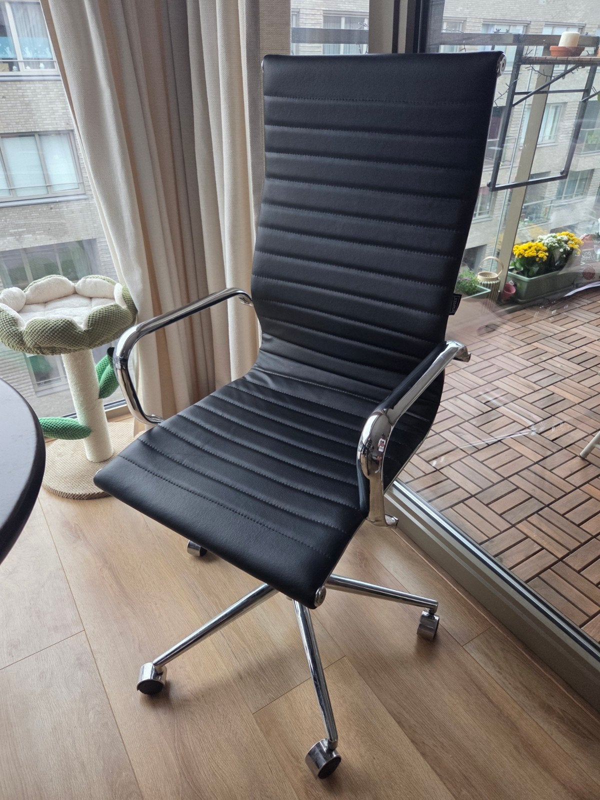 Staples Bureaustoel Zwart Leer - Vitra EA 119 Eames Stijl, Ophalen of Verzenden, Zwart, Bureaustoel