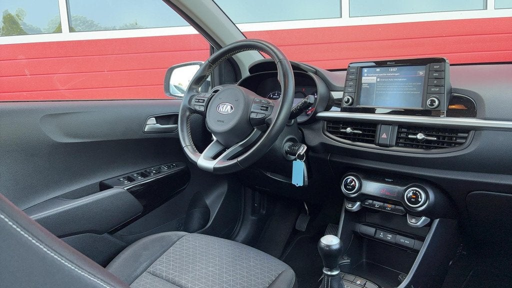 Kia Picanto 1.0 CVVT First Edition 5 PERS / CARPLAY / CAMERA, Auto's, Kia, Voorwielaandrijving, Stof, Gebruikt, Euro 6