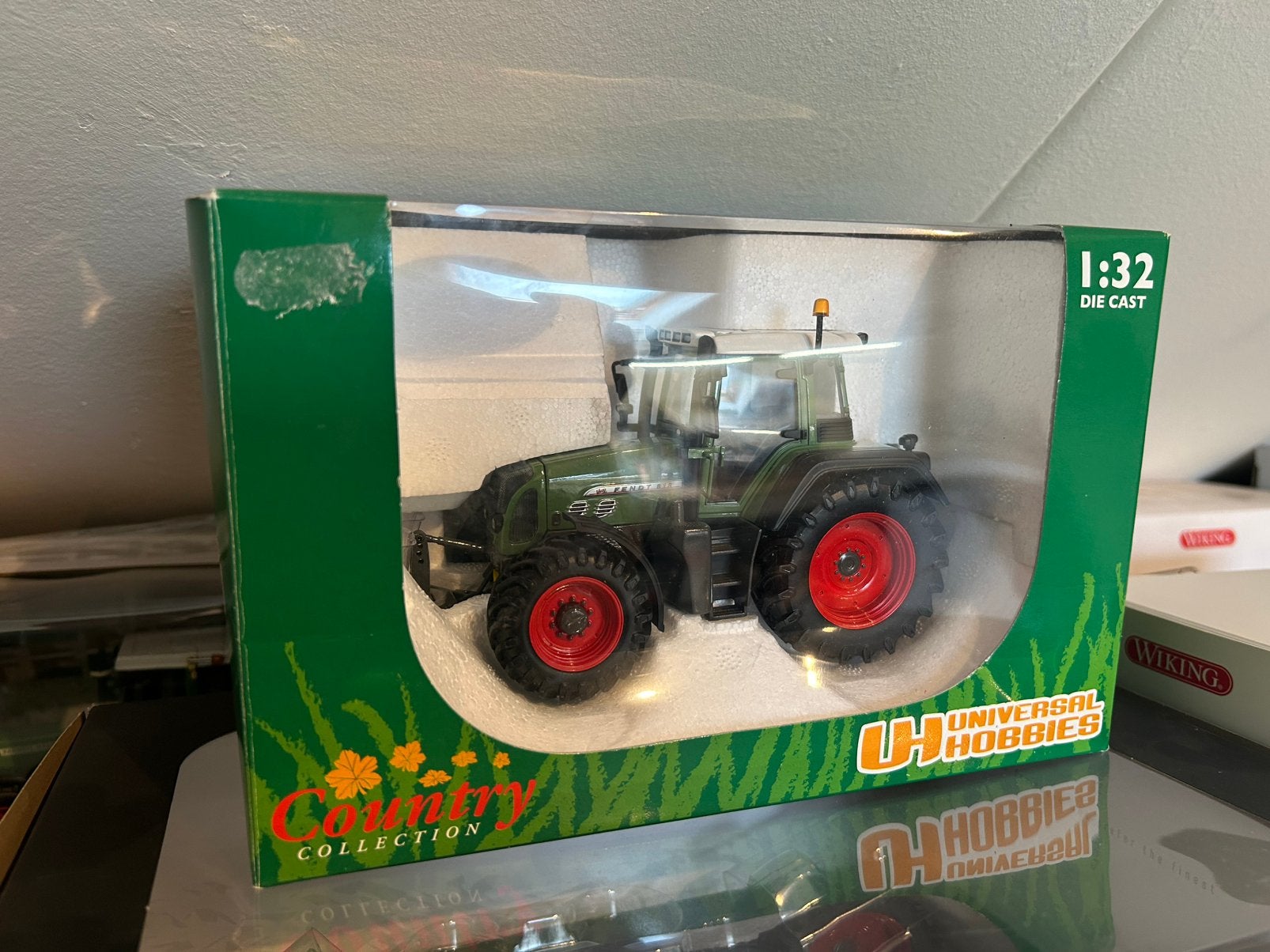 Fendt 818 nieuw in doos, Ophalen, Zo goed als nieuw, Tractor of Landbouw, Universal Hobbies