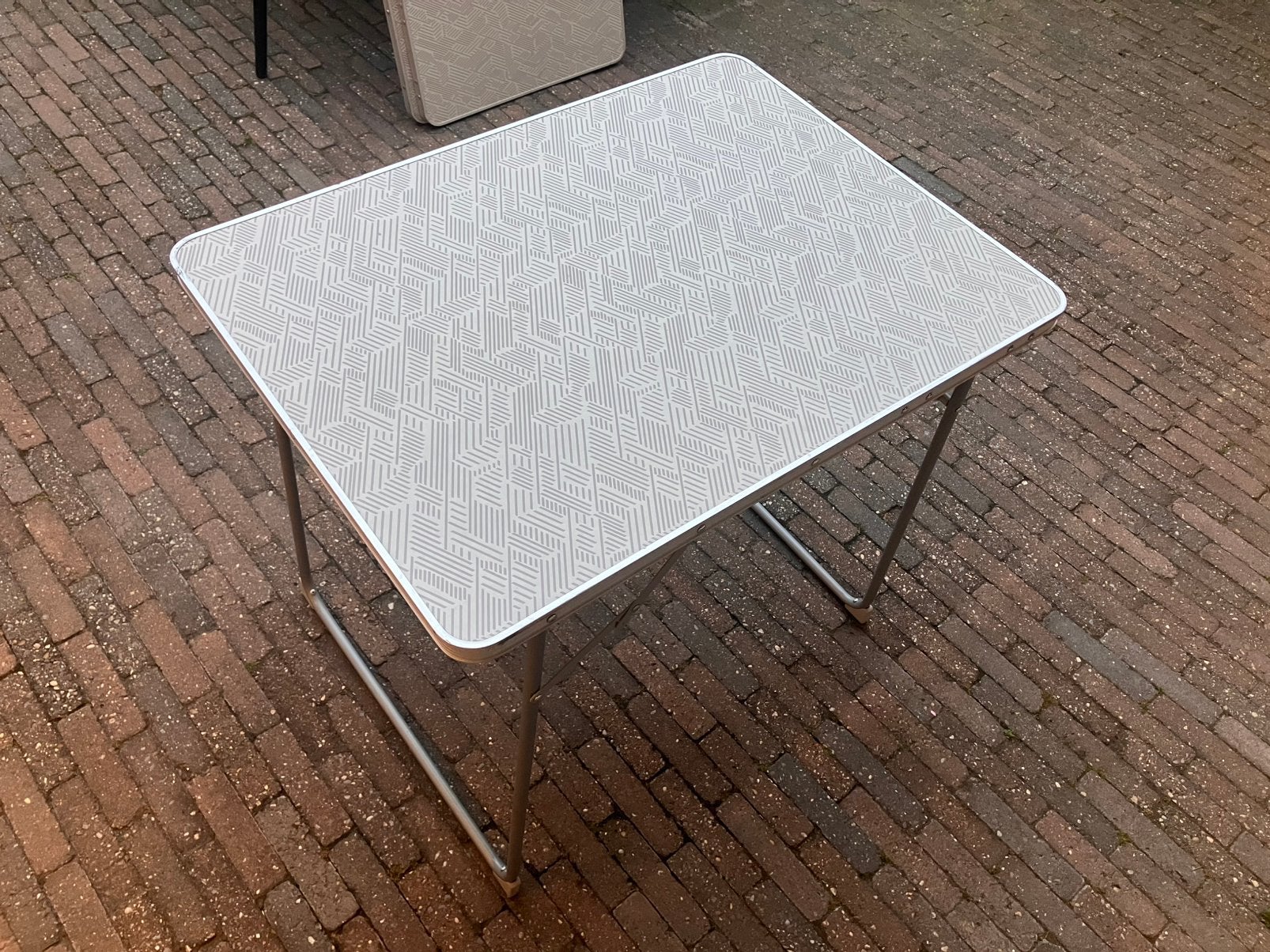 3 stuks QUECHUA opklapbare campingtafel (60x80 =  2-4 p), Caravans en Kamperen, Kampeermeubelen, Ophalen of Verzenden, Zo goed als nieuw