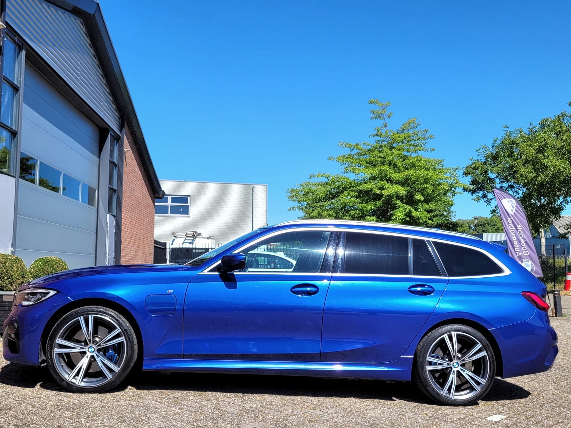 BMW 3-serie Touring 330e M-sport ACC/HUD/Laser/Trekhaak/HiFi, Auto's, Achterwielaandrijving, Gebruikt, 4 cilinders, Blauw