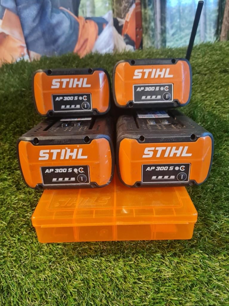 STIHL AP 300 S ACCUSET 4 STUKS met garantie, Tuin en Terras, Hand-tuingereedschap, Ophalen of Verzenden, Gebruikt, Overige soorten