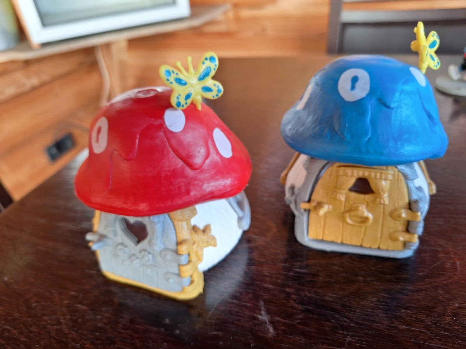 49013: Schleich Smurfen Huisjes Rood/Wit en Blauw/Wit, Verzamelen, Smurfen, Ophalen of Verzenden, Zo goed als nieuw, Overige Smurfen