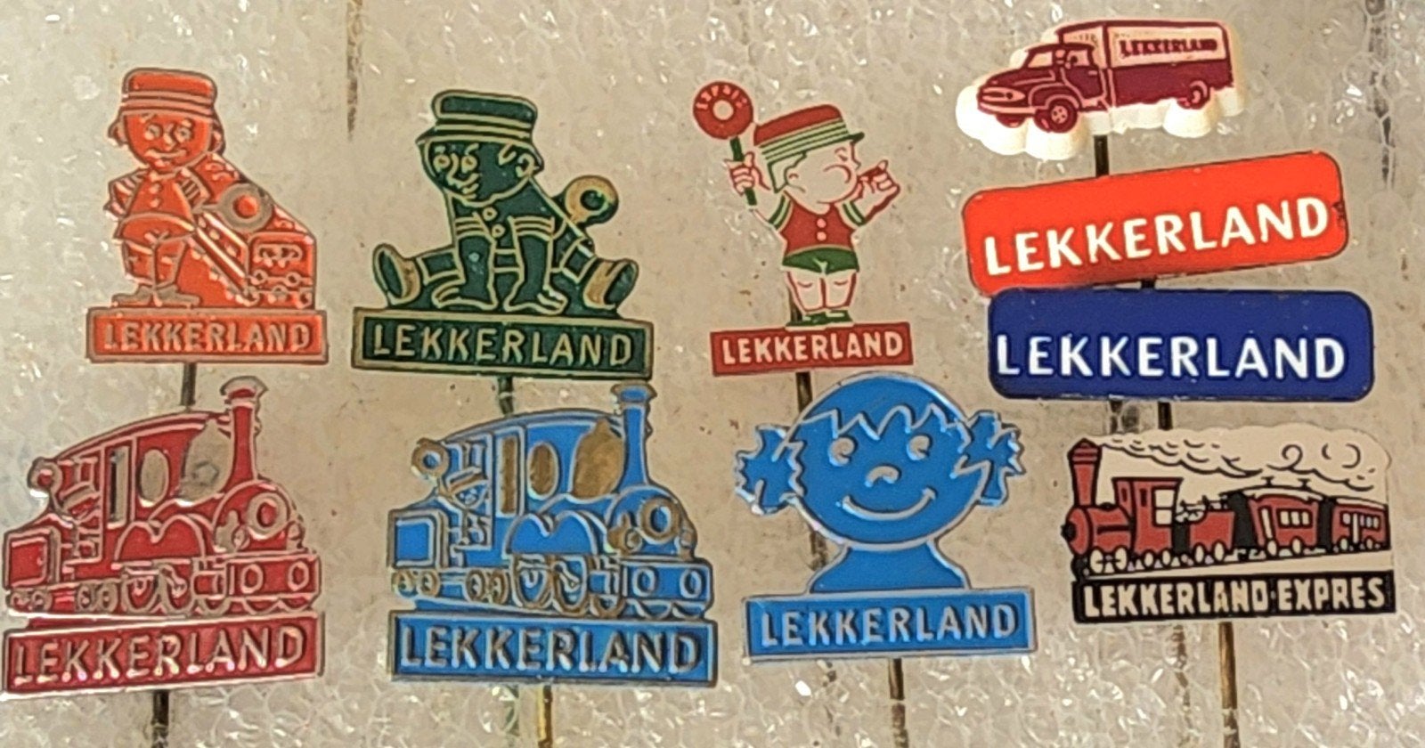 10 Vintage Lekkerland Speldjes - Diverse Figuren en Treinen, Verzamelen, Ophalen of Verzenden, Gebruikt, Overige onderwerpen, Speldje of Pin
