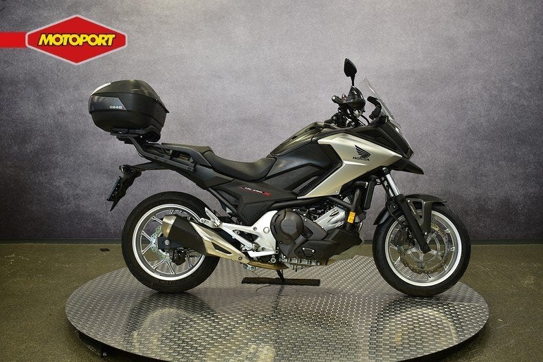 Honda NC 750 X DCT (bj 2017), Motoren, Info@motoportwormerveer.nl, Honda Motor Europe, Crystal Bldng B-Unit B11.2 Rivium Blv200
2909 LK  Capelle aan den IJsel, NL