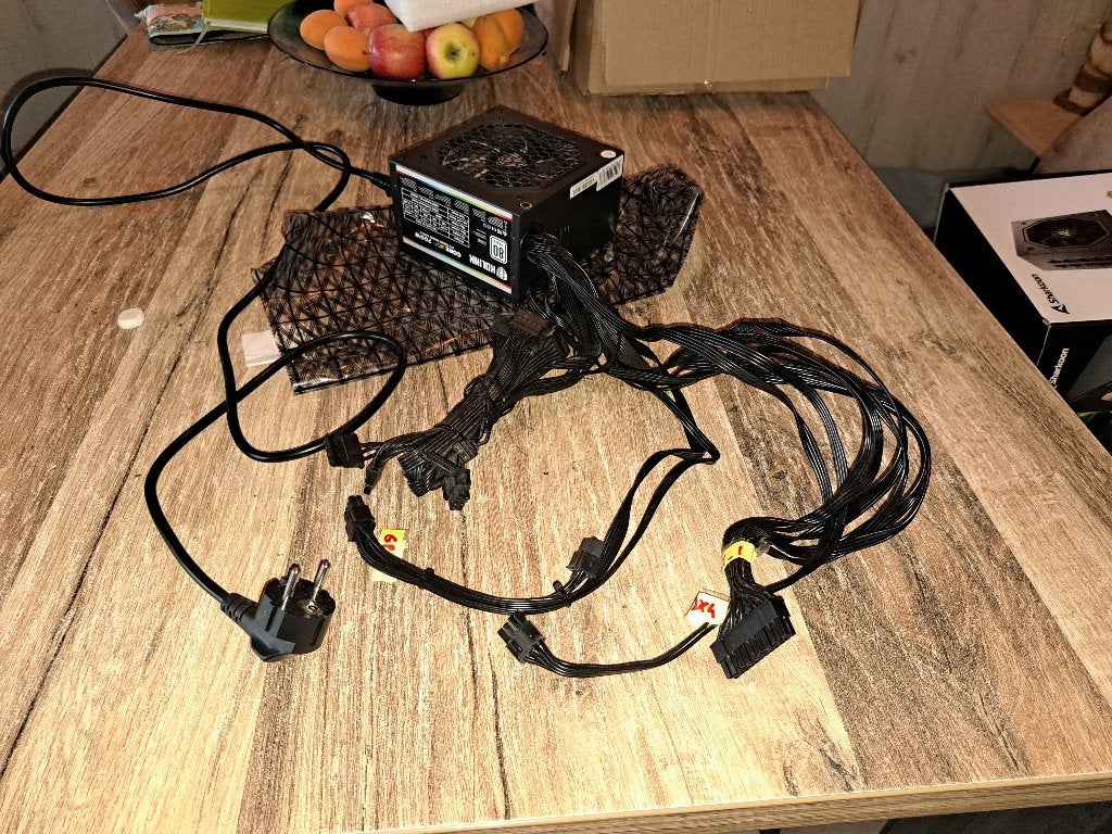 Kolink Core RGB Series 700W 80 Plus PSU, Computers en Software, Interne voedingen, Zo goed als nieuw, Ophalen