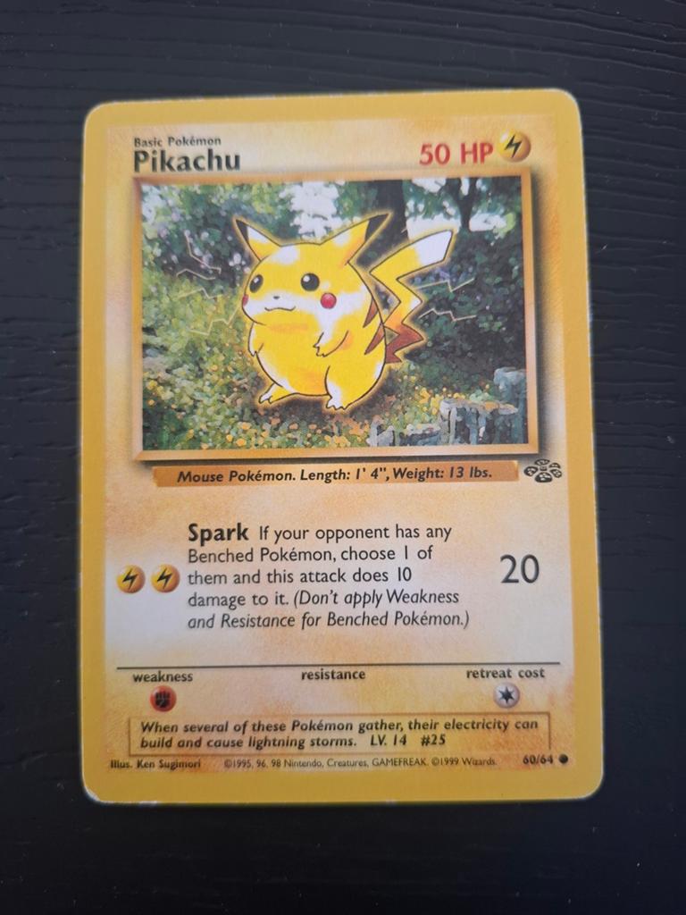 Pikachu Pokémon Kaart (Base Set 60/64) - Vintage, Ophalen of Verzenden, Gebruikt, Losse kaart