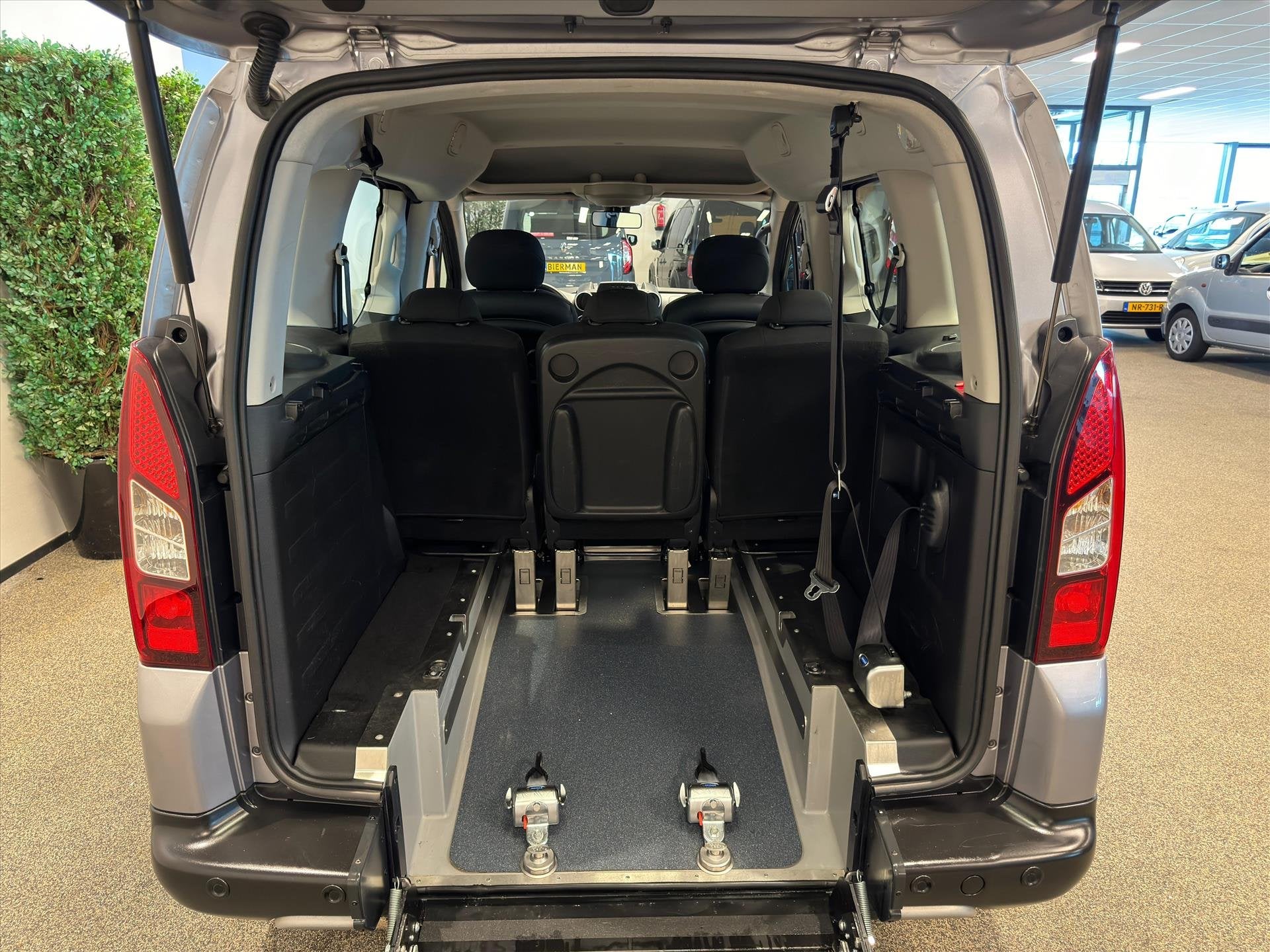 Citroen Berlingo Rolstoelauto Automaat 3+1 of 5+0 DIESEL, Auto's, Automaat, 12 maanden, Gebruikt, Diesel