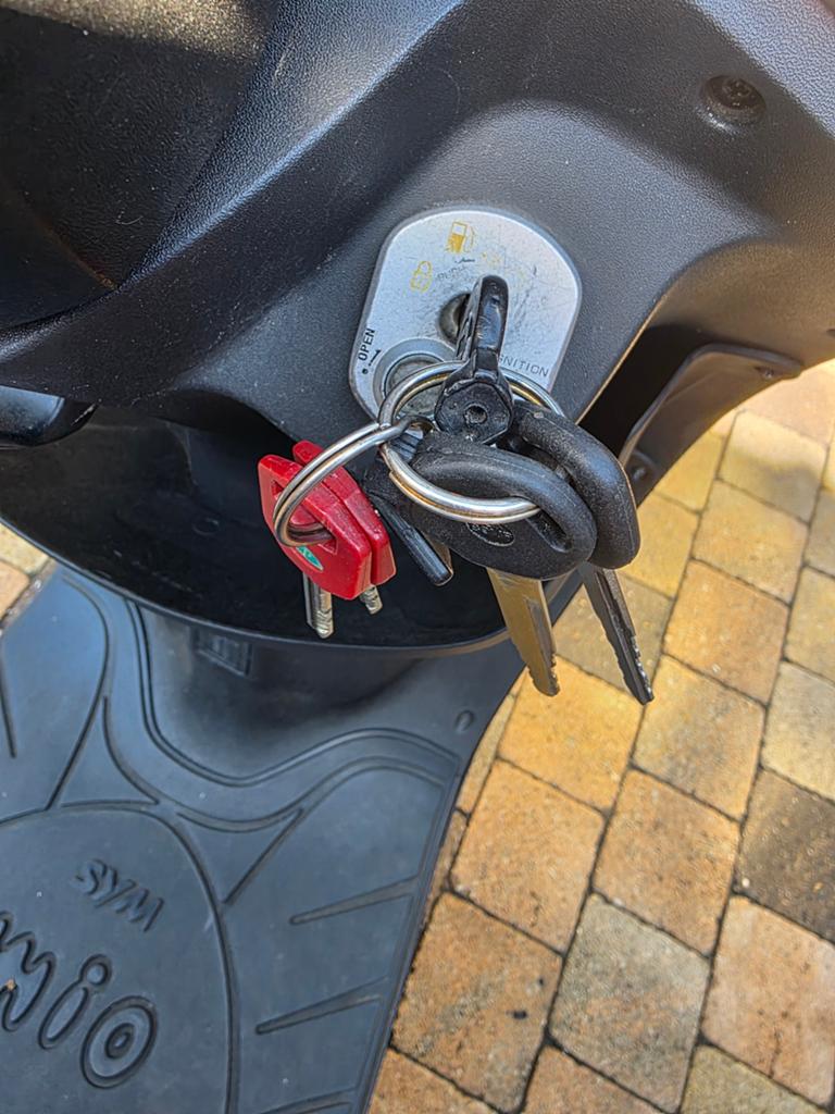 Sym Mio 25 km/h, Fietsen en Brommers, Scooters | SYM, Ophalen of Verzenden, Zo goed als nieuw, Benzine, Mio