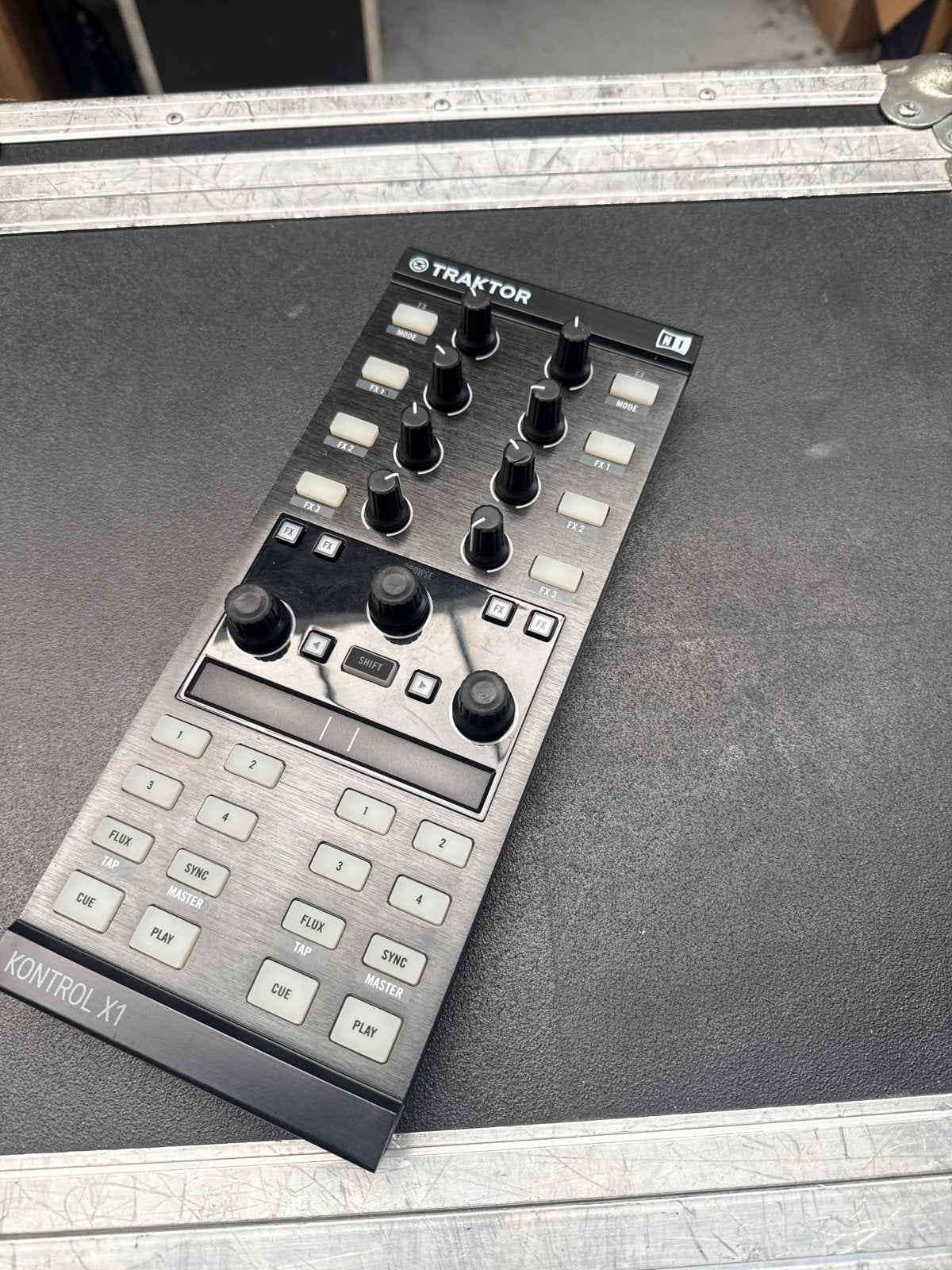 Native Instruments Traktor Kontrol X1 MK2 DJ Controller, Muziek en Instrumenten, Ophalen of Verzenden, Gebruikt, Dj-set, Overige merken