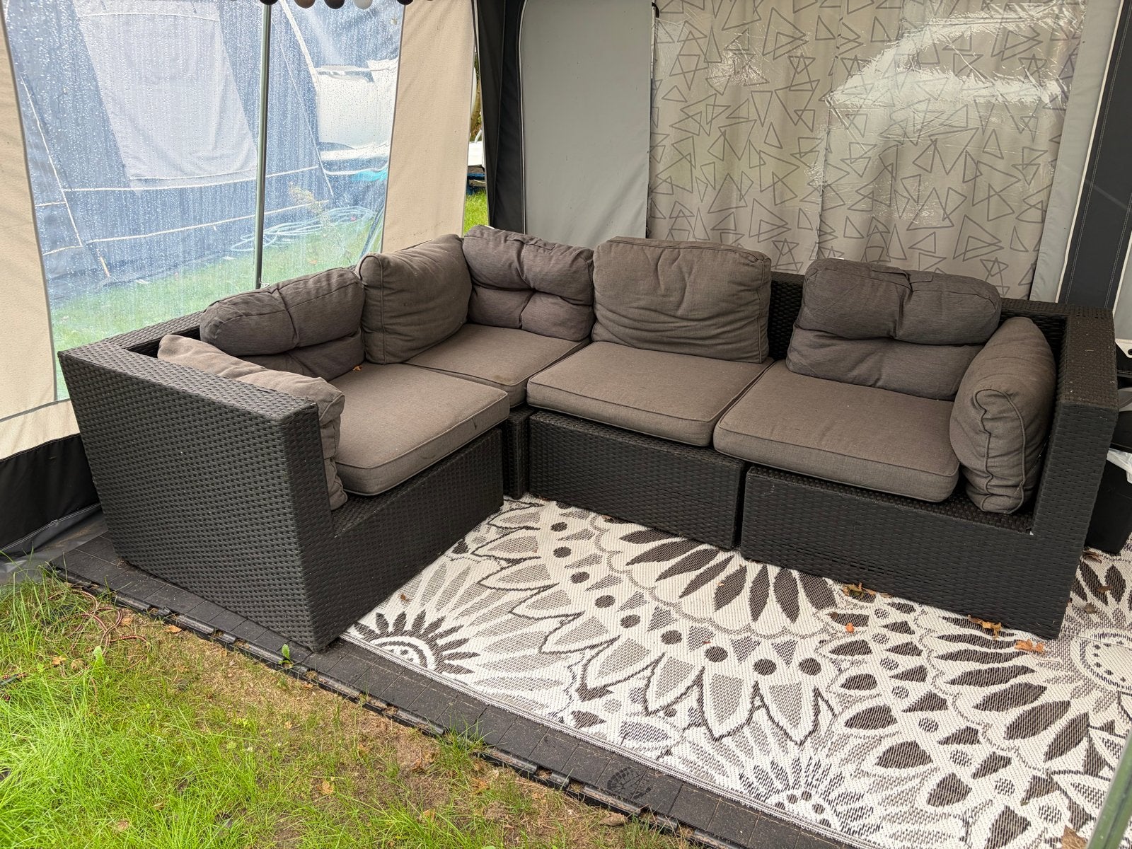 Comfortabele Wicker Loungeset - Zwart met grijze kussens, Ophalen, Gebruikt, Meer dan 8 zitplaatsen, Loungeset