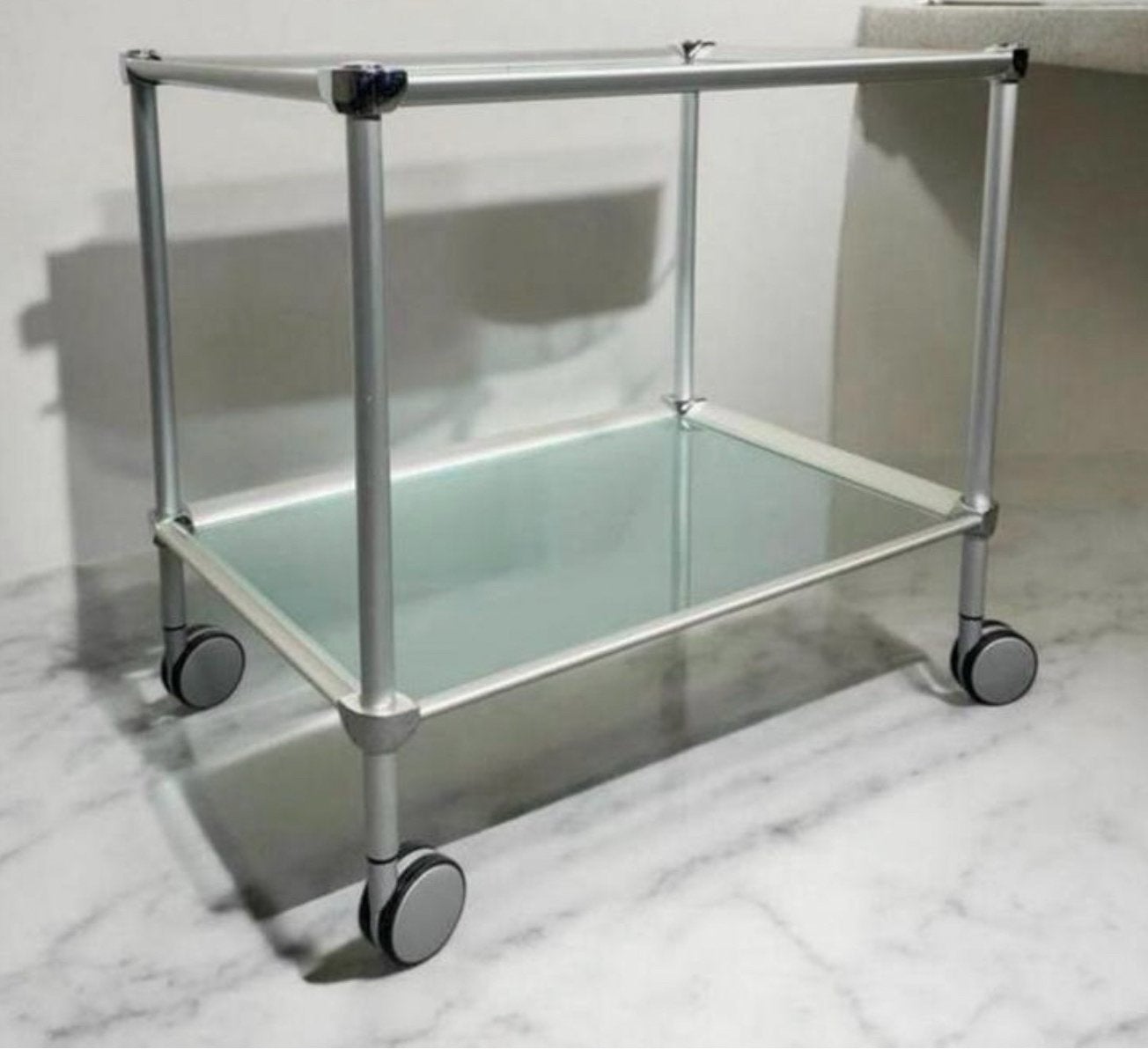 Guzzini design trolley – F. Minuti – aluminium frosted glass, 50 tot 100 cm, Ophalen of Verzenden, Minder dan 50 cm, Rechthoekig