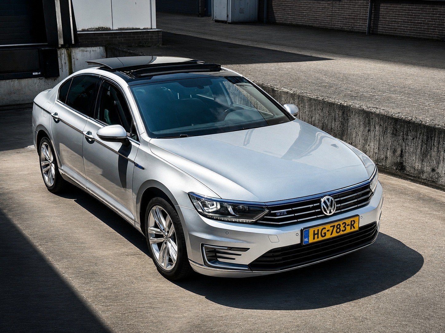 Volkswagen Passat 1.4 TSI 160KW GTE Phev Dsg6 2015 Grijs, Auto's, 156 pk, 1622 kg, Hybride Elektrisch/Benzine, 1600 kg