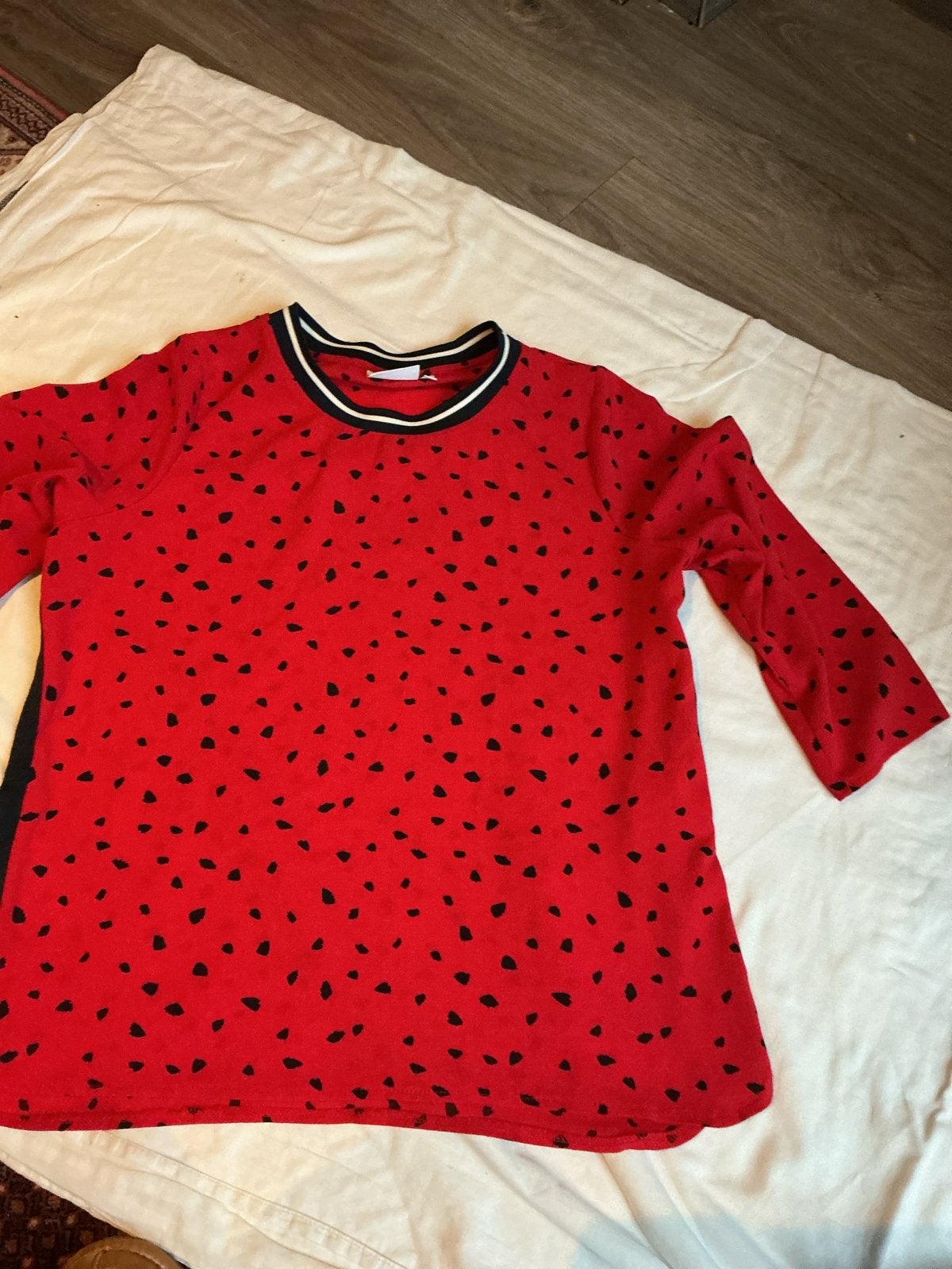 Rood shirt met zwarte stippen en 3/4 mouwen, Kleding | Dames, Maat 38/40 (M), Ophalen of Verzenden, Lange mouw, Gedragen