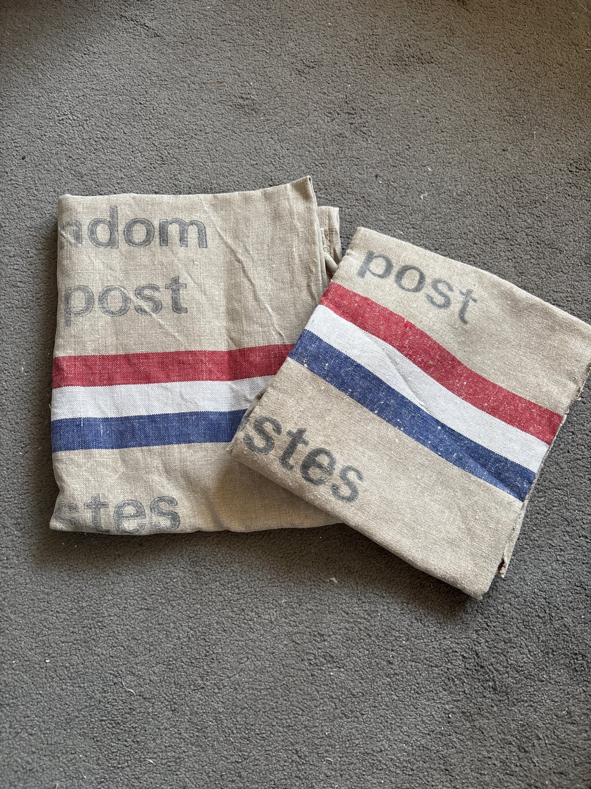 Twee oude postzakken - Ideaal voor creatieve projecten, Ophalen of Verzenden, Gebruikt