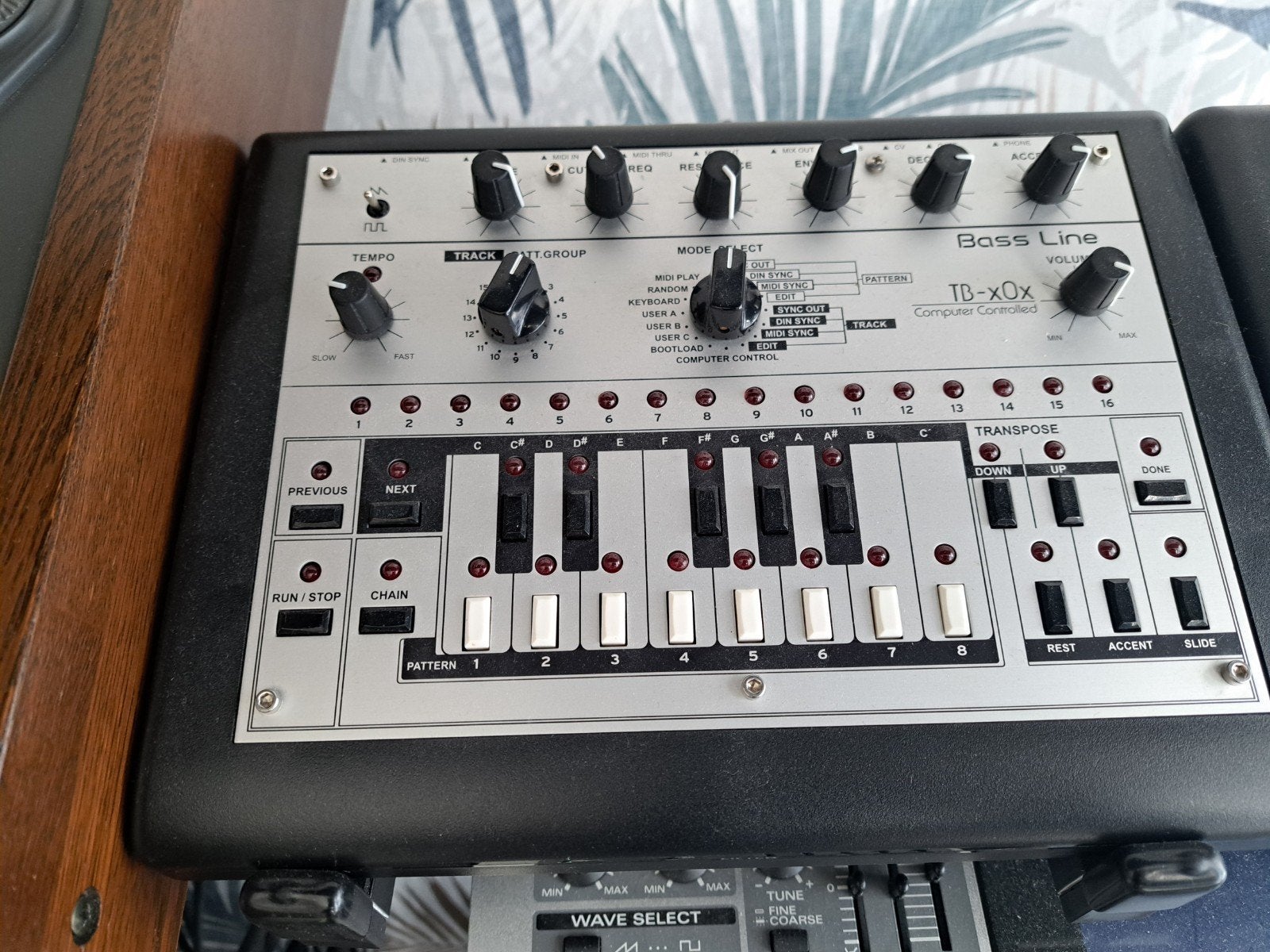 X0XBOX TB 303 Kloon - Bass Line Synthesizer, Muziek en Instrumenten, Ophalen of Verzenden