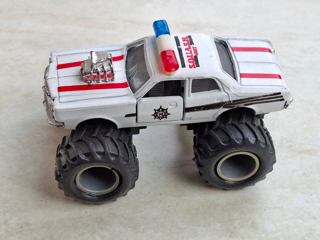 Monster truck SQUASH Unit P3003 Super Sedan 3 inch police, Ophalen of Verzenden, Nieuw, Auto