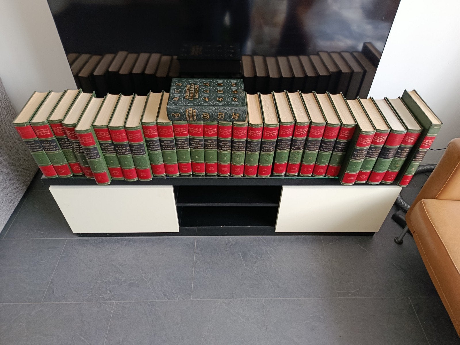 De Grote Nederlandse Larousse Encyclopedie + bonus, Ophalen of Verzenden, Zo goed als nieuw, Algemeen