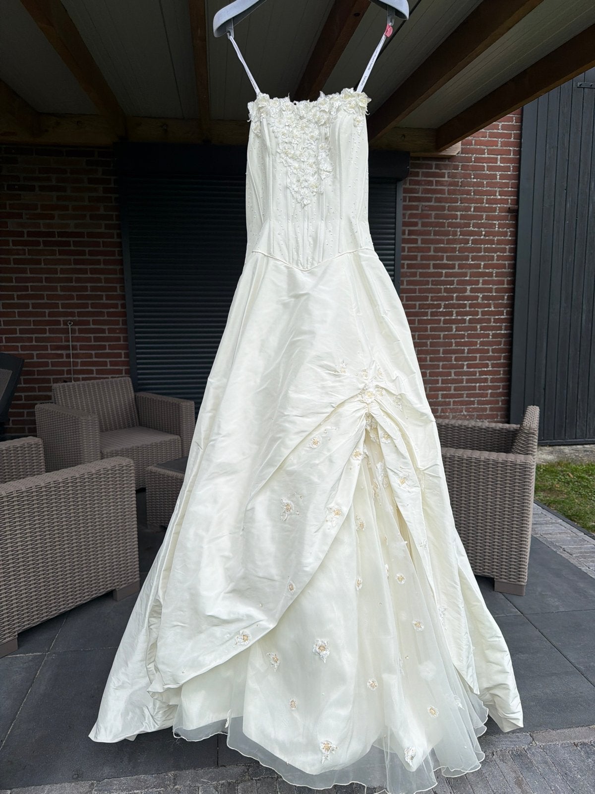 Prachtige Ian Stuart Trouwjurk - Crème met Kant en Kralen, Ophalen of Verzenden, Zo goed als nieuw, Overige kleuren, Trouwjurk