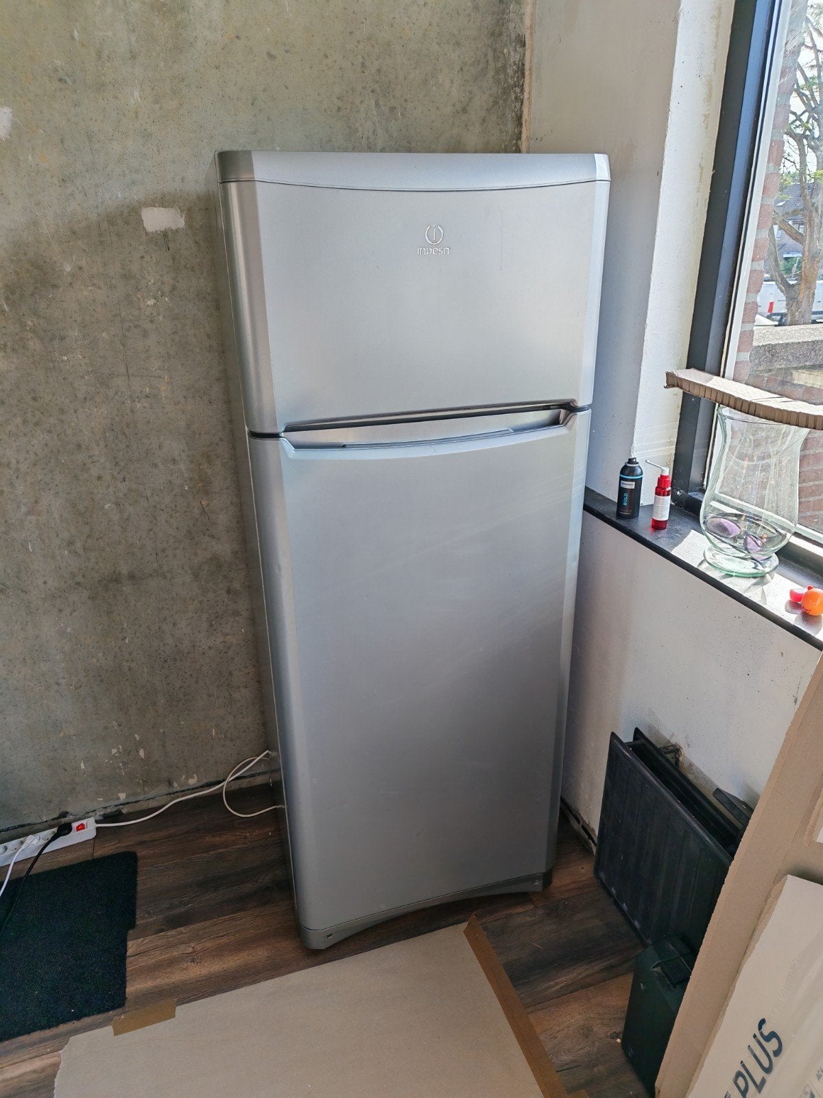 Indesit Koelkast TAA 5 S - Ruime Koel-Vriescombinatie, Gebruikt, 200 liter of meer, 60 cm of meer, Met aparte vriezer