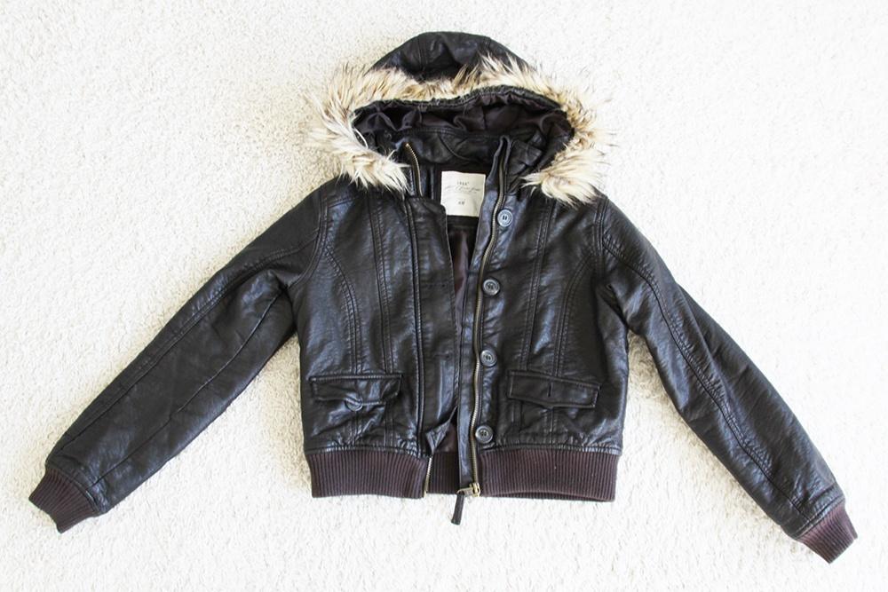 Super Leuk H&M Leather Look Jasje (Maat 146)* € 20,-
