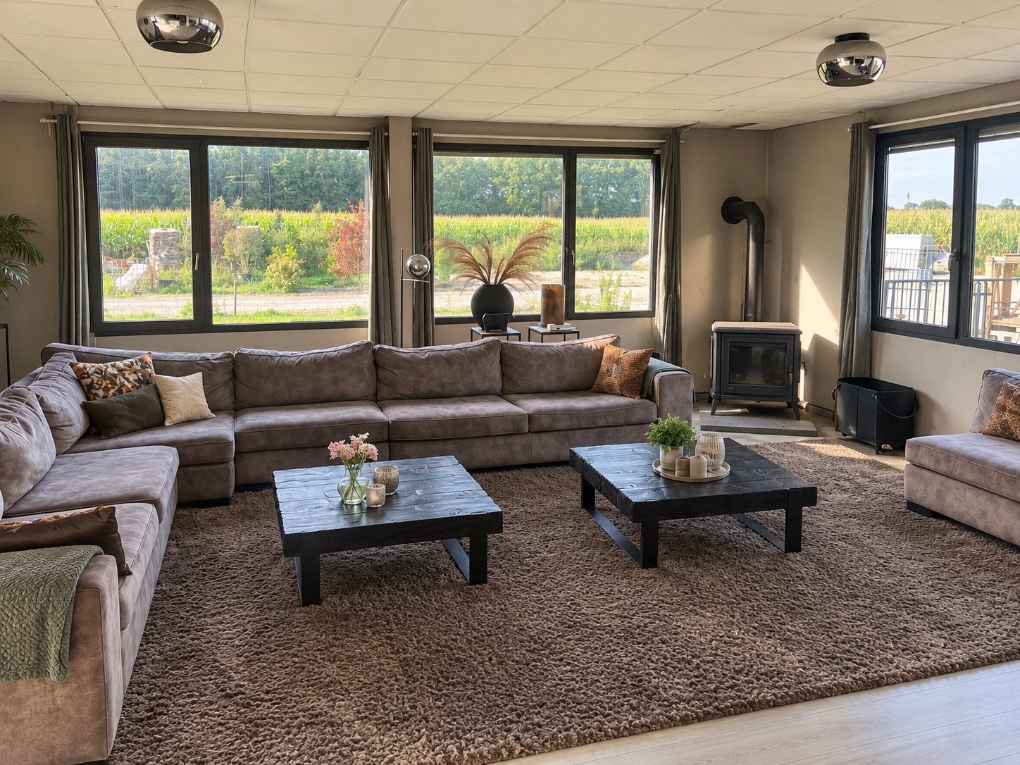 Foto 4 van Zeer ruime luxe woonunit 175 m2 met airco--CV-bedrijfsruimte