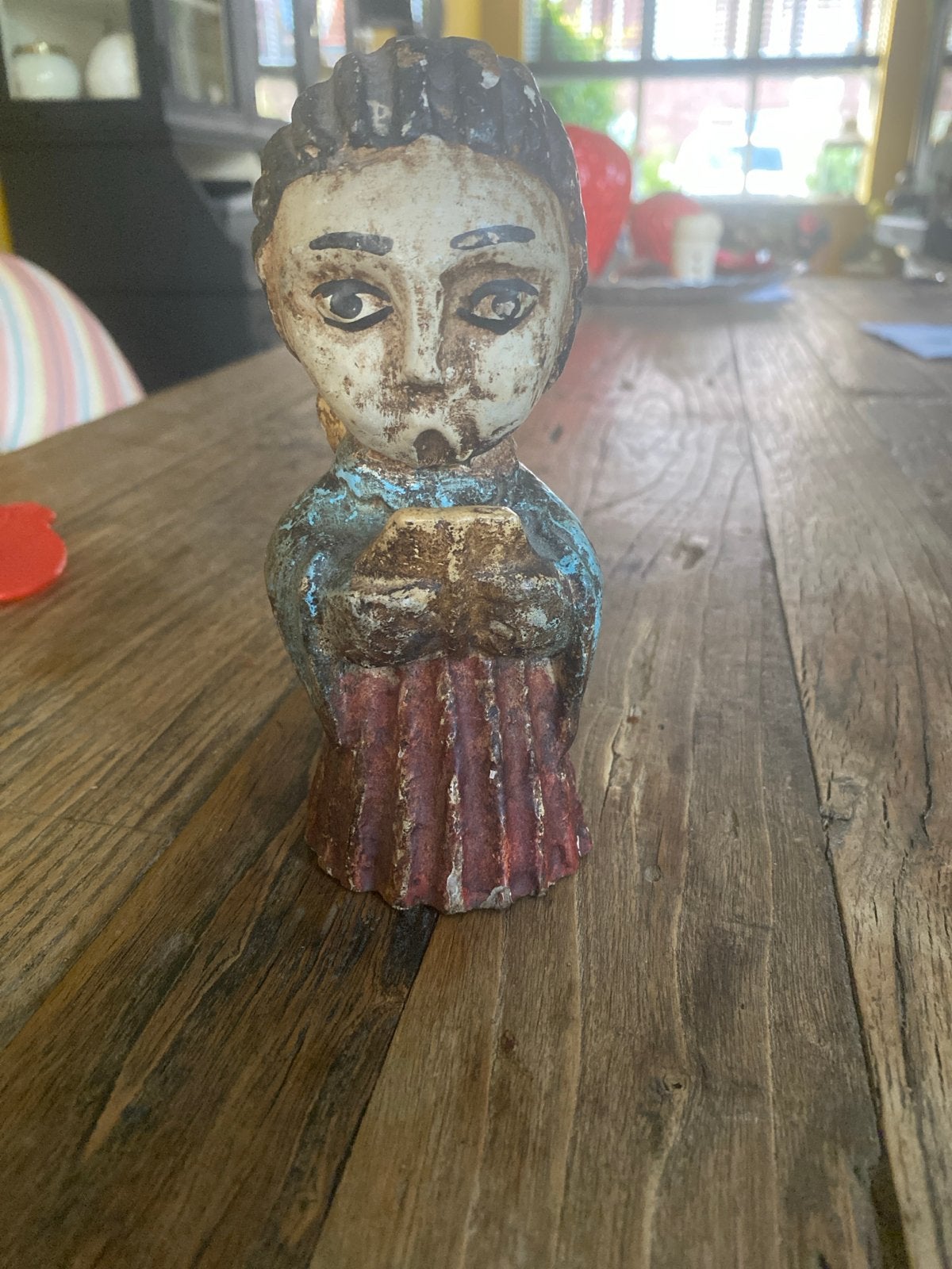 Houtgesneden beeldje, vermoedelijk uit de jaren '60, Overige onderwerpen, Minder dan 20 cm, Ophalen of Verzenden, Handgemaakt