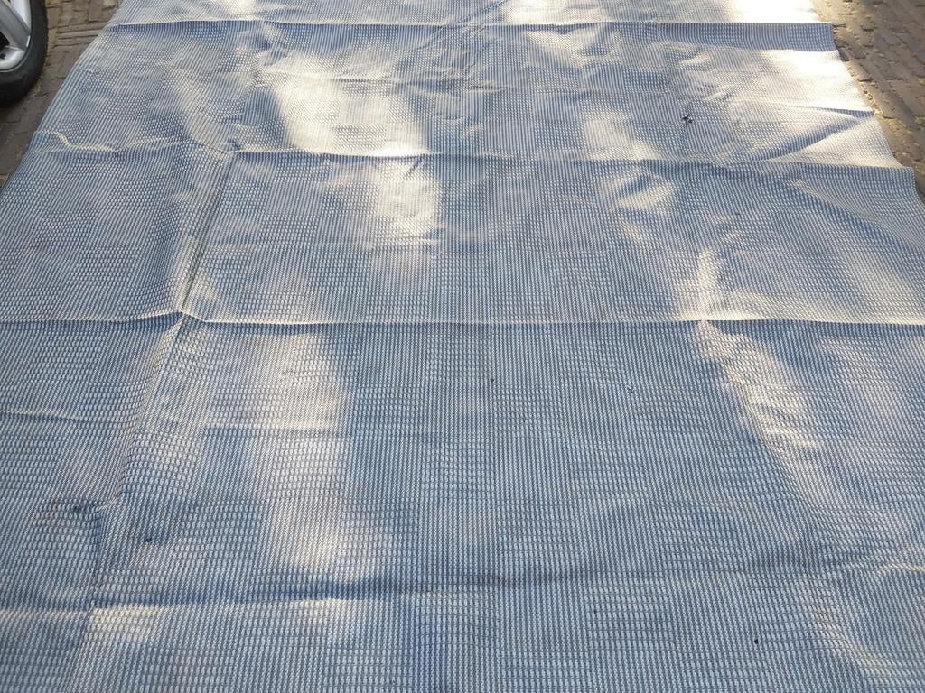 Grijs tenttapijt / grondzeil 2.50 x 4.80m, Caravans en Kamperen, Kampeeraccessoires, Gebruikt, Ophalen of Verzenden