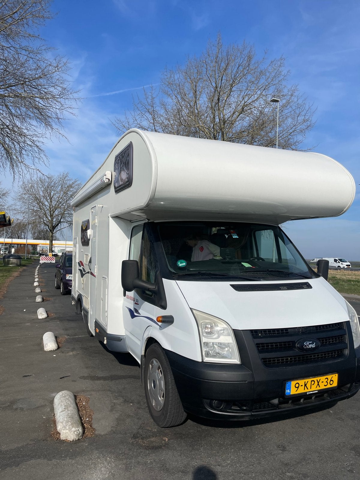 ALKOOF CHALLENGER CAMPER – 6 PERSONEN –850KG LAADVERMOGEN, Caravans en Kamperen, Campers, Standaard zit, Alkoof, Ringverwarming