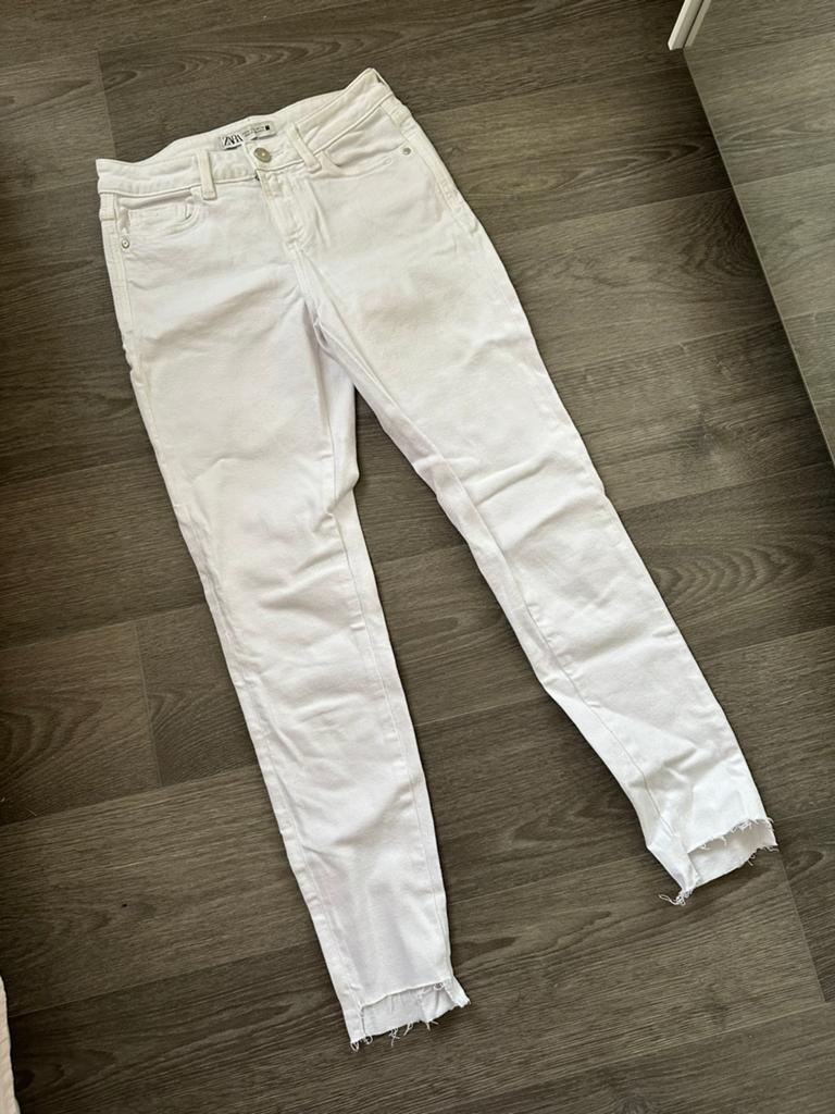 Witte jeans | Zara, Kleding | Dames, Ophalen of Verzenden, Nieuw, Wit, W28 - W29 (confectie 36)