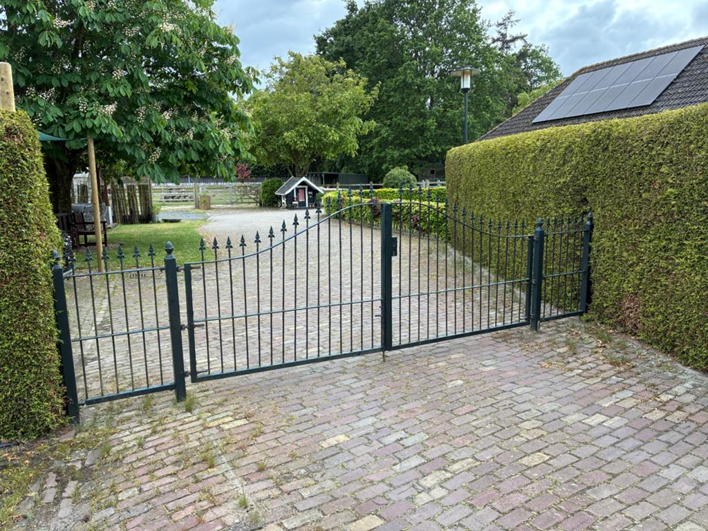 Sierhekwerk poort 4 meter - opknapper, Tuin en Terras, Tuinhekken en Hekwerk, Ophalen, Met poort, Gebruikt, Sierhekwerk