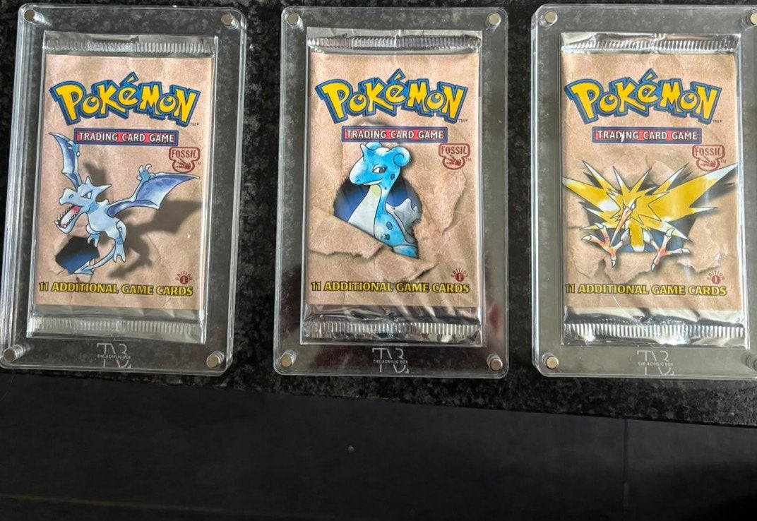 1st Edition Fossil Booster Pack Art Set 3x Sealed, Hobby en Vrije tijd, Verzamelkaartspellen | Pokémon, Ophalen of Verzenden, Booster